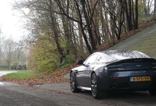 Aston Martin V8 Vantage S