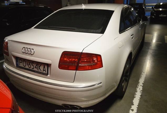 Audi S8 D3