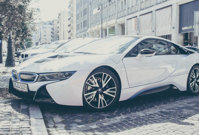 BMW i8