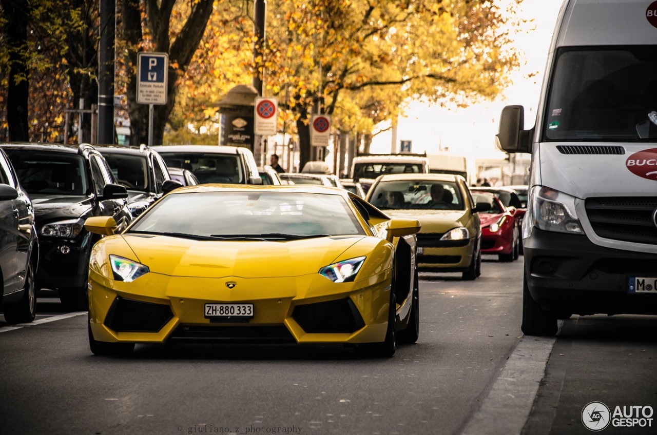 Lamborghini Aventador LP700-4