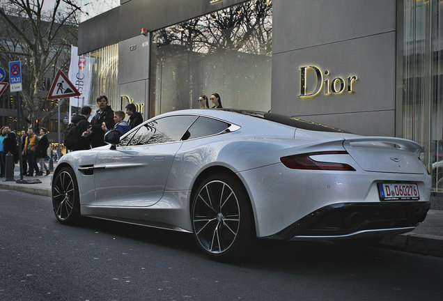 Aston Martin Vanquish 2013