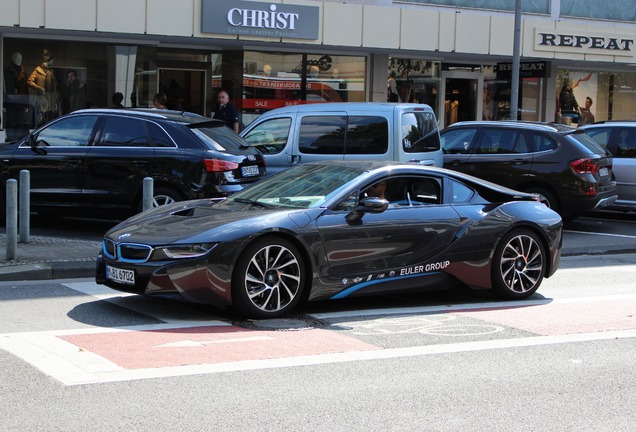 BMW i8