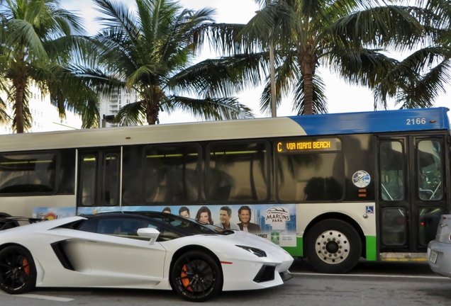 Lamborghini Aventador LP700-4 Roadster