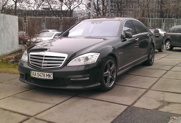 Mercedes-Benz S 65 AMG V221 2010