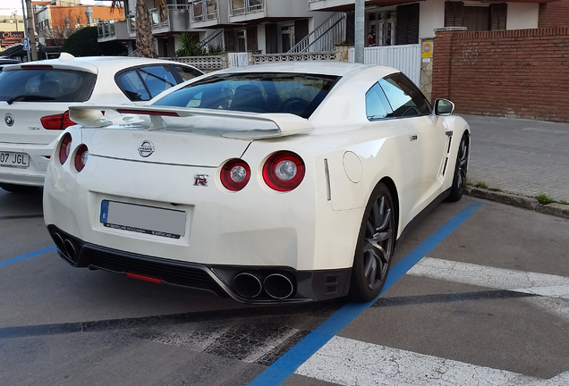 Nissan GT-R 2015