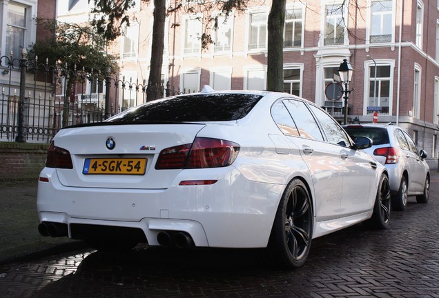 BMW M5 F10 2011