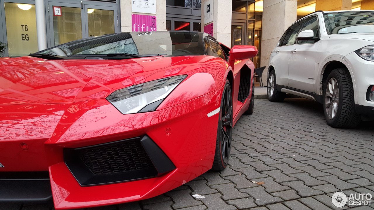 Lamborghini Aventador LP700-4 Roadster