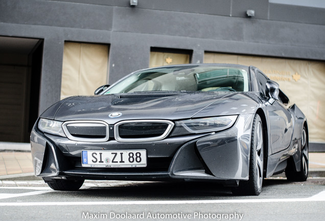 BMW i8