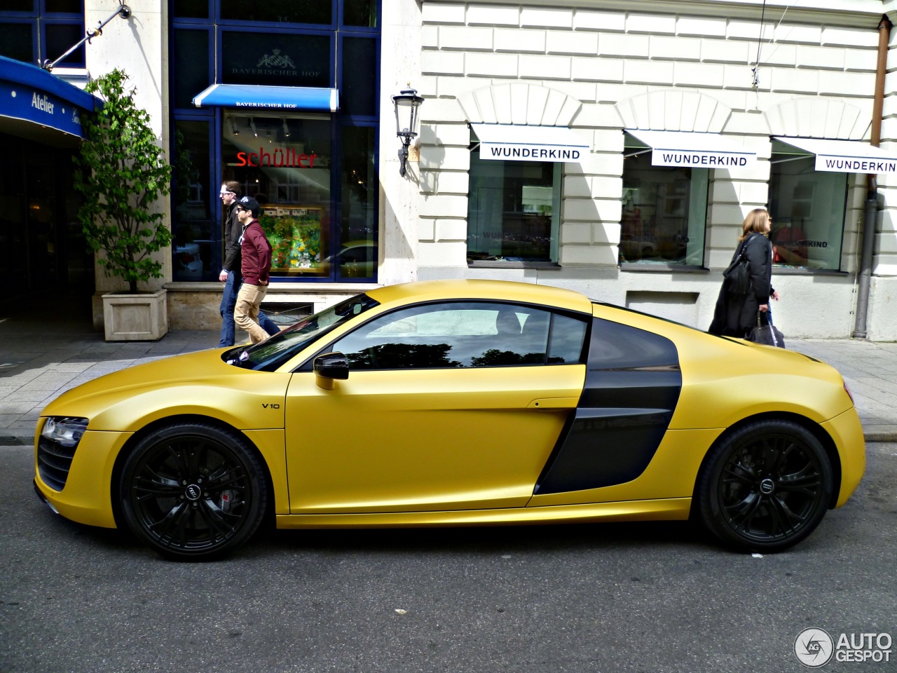 Audi R8 V10 Plus 2013