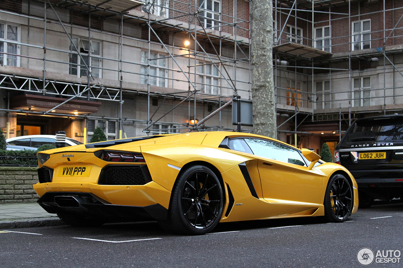 Lamborghini Aventador LP700-4