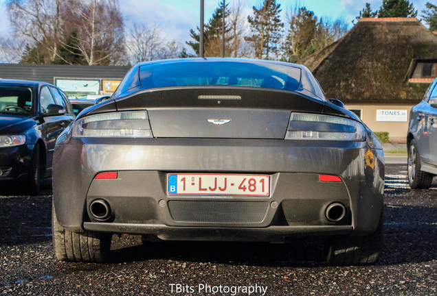 Aston Martin V8 Vantage 2012