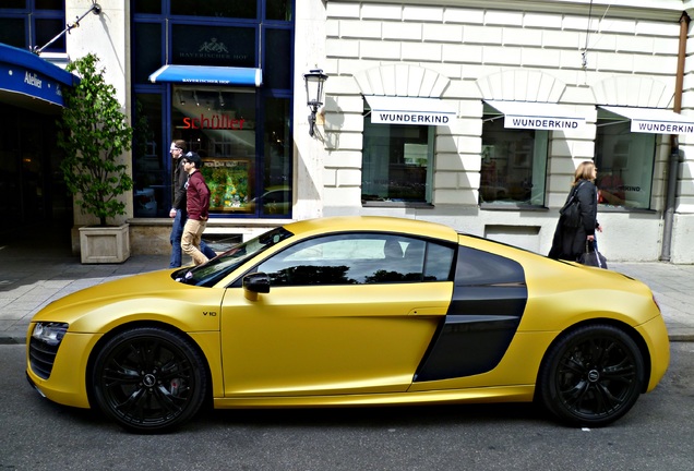 Audi R8 V10 Plus 2013