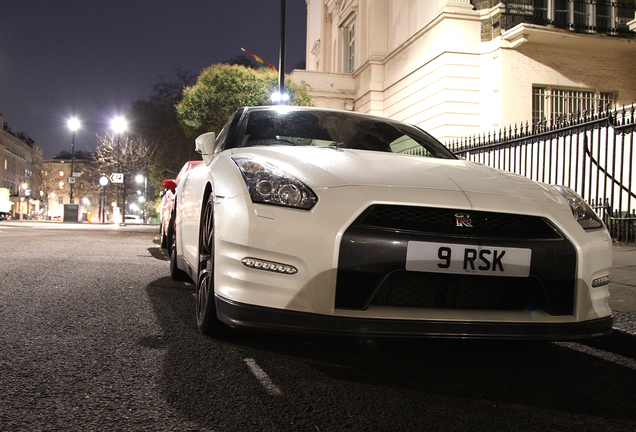 Nissan GT-R 2011