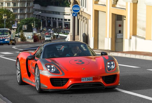 Porsche 918 Spyder Weissach Package