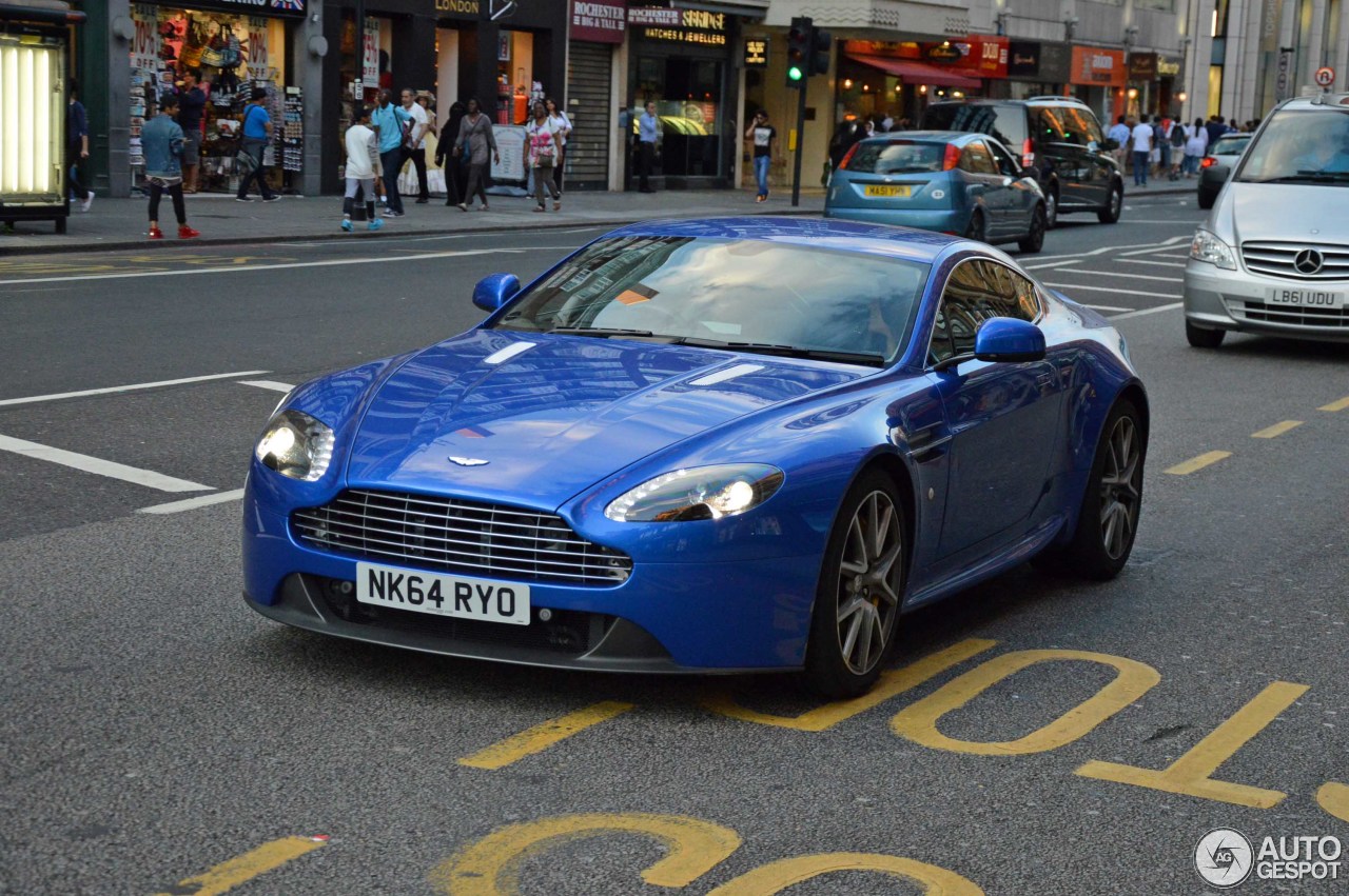 Aston Martin V8 Vantage 2012