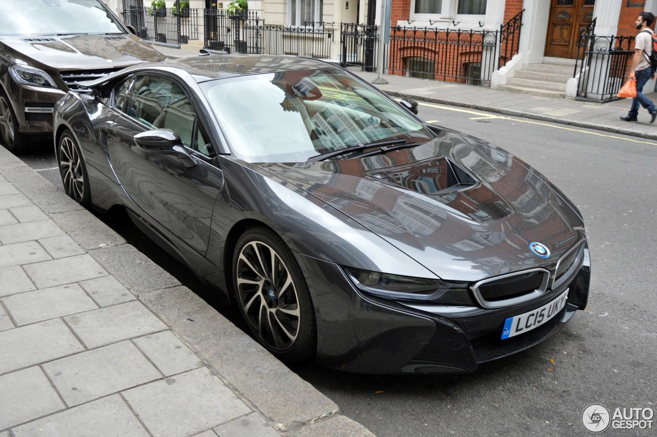 BMW i8