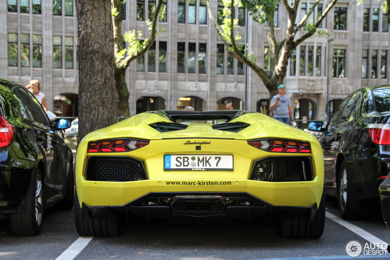 Lamborghini Aventador LP700-4 Roadster