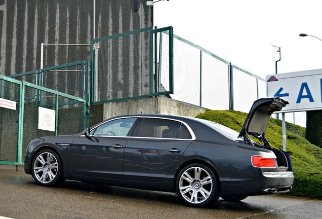 Bentley Flying Spur V8