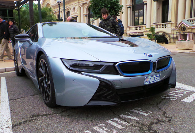 BMW i8