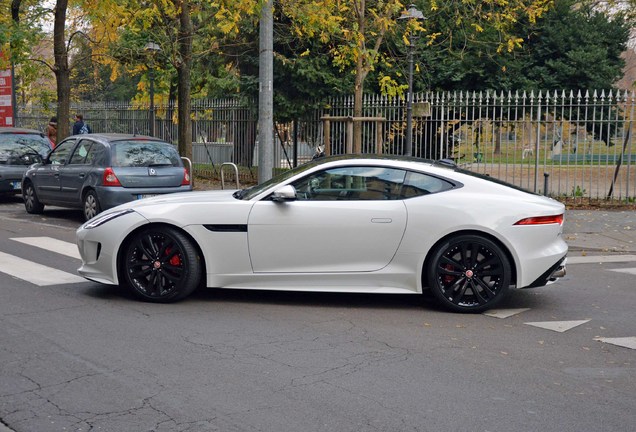 Jaguar F-TYPE R AWD Coupé