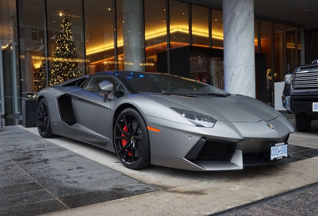 Lamborghini Aventador LP700-4 Roadster