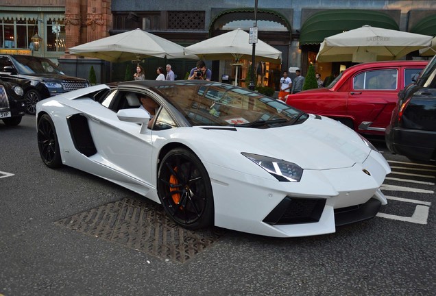 Lamborghini Aventador LP700-4 Roadster