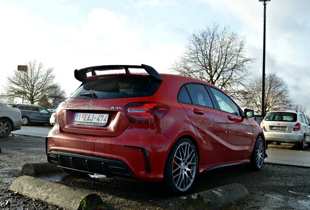 Mercedes-AMG A 45 W176 2015