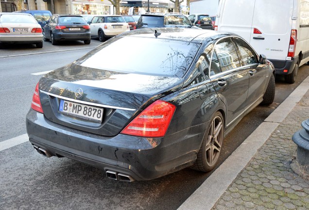 Mercedes-Benz S 63 AMG W221 2011