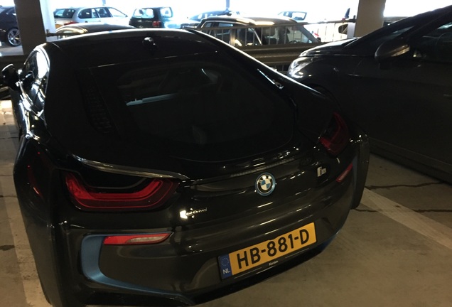 BMW i8