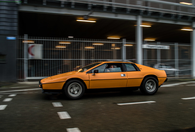 Lotus Esprit S2