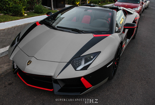 Lamborghini Aventador LP700-4 Roadster