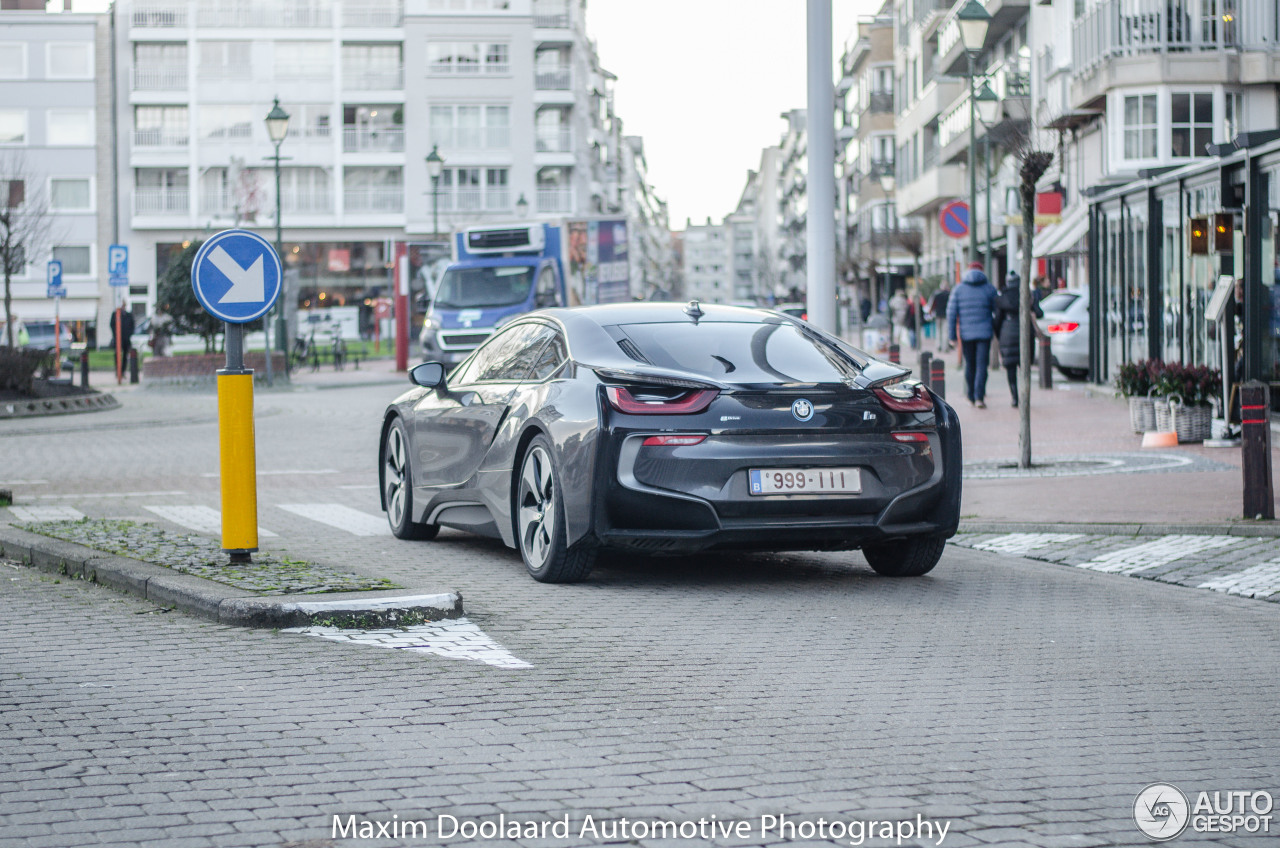 BMW i8