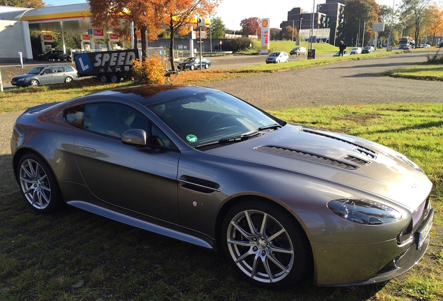 Aston Martin V12 Vantage S