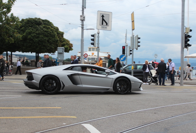 Lamborghini Aventador LP700-4