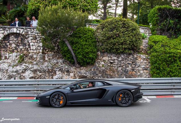 Lamborghini Aventador LP700-4