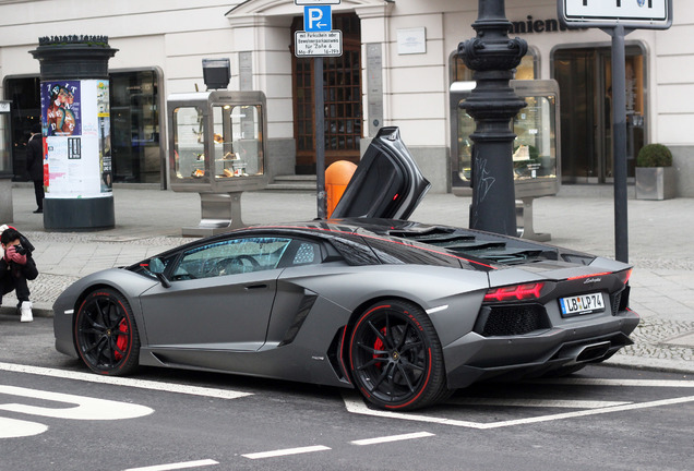 Lamborghini Aventador LP700-4 Pirelli Edition