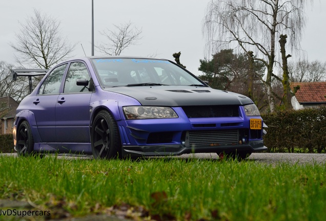 Mitsubishi Lancer Evolution VII FQ-300