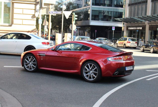 Aston Martin V8 Vantage 2012