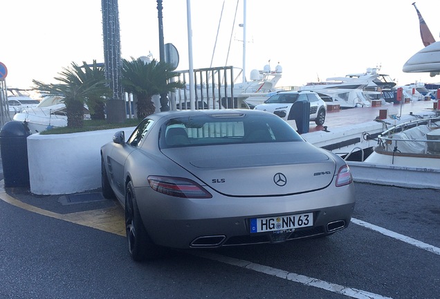 Mercedes-Benz SLS AMG