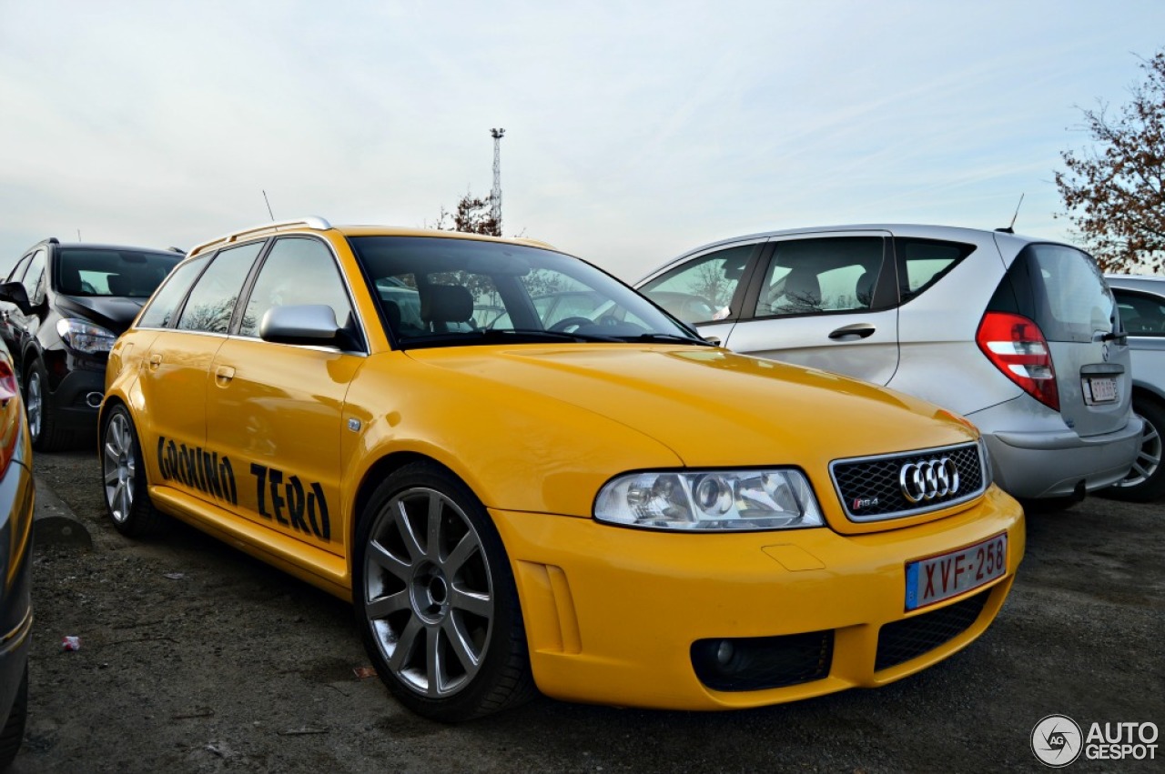 Audi RS4 Avant B5