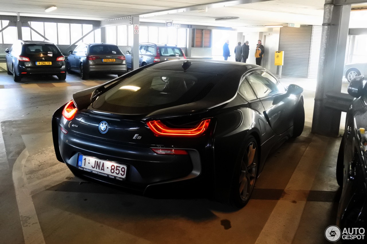 BMW i8