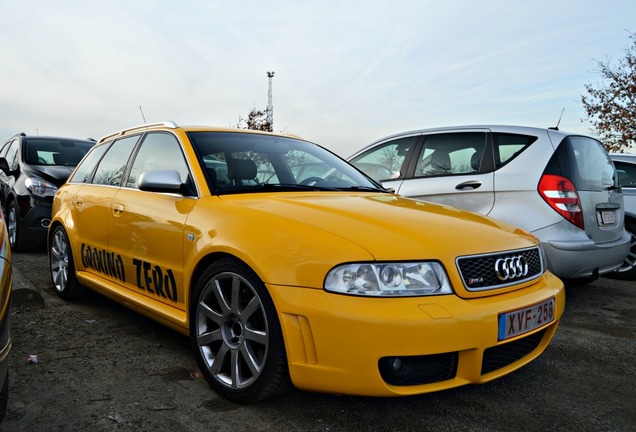 Audi RS4 Avant B5