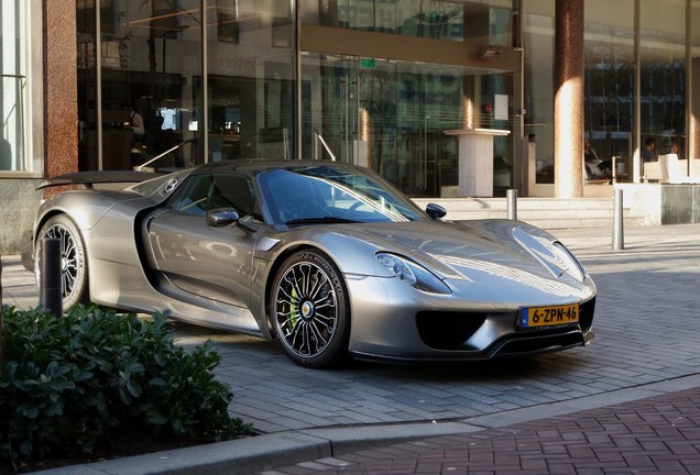 Porsche 918 Spyder Weissach Package