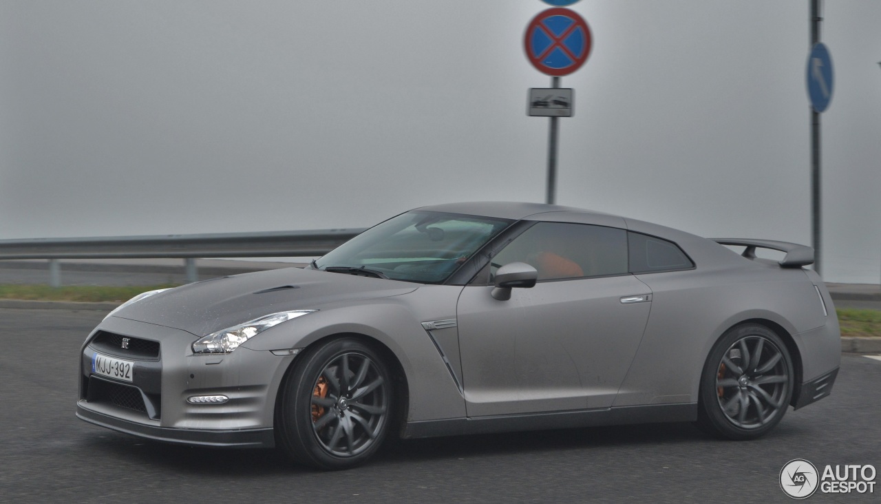 Nissan GT-R 2011