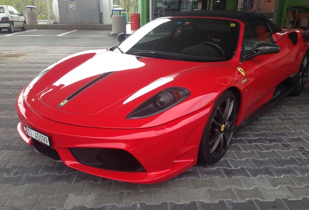 Ferrari Scuderia Spider 16M