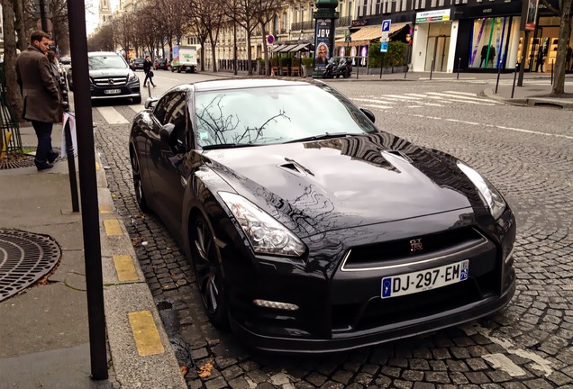 Nissan GT-R 2015