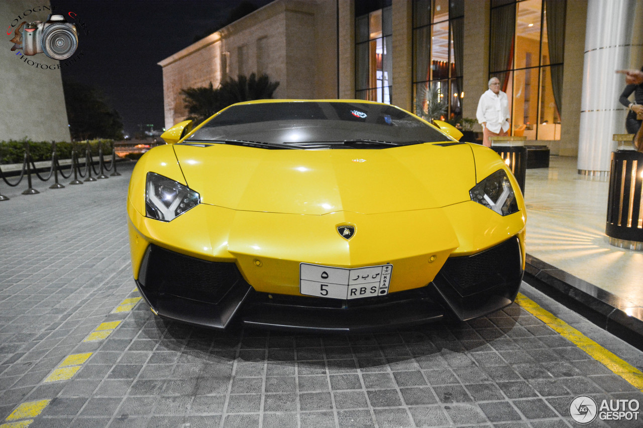 Lamborghini Aventador LP700-4