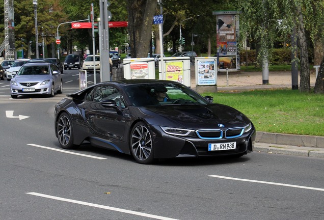 BMW i8