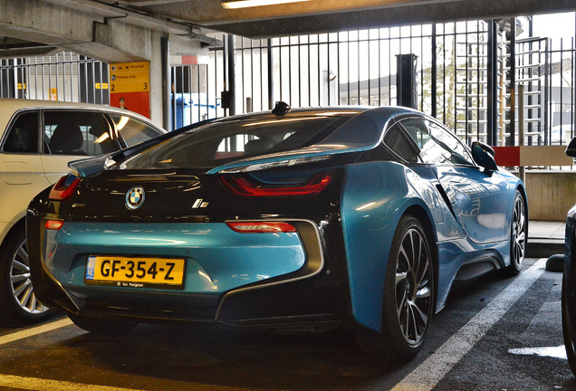 BMW i8