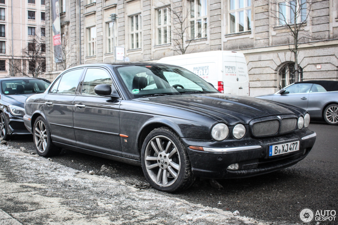 Jaguar XJR